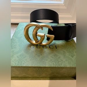 Authentic Large logo Gucci Belt size 75
